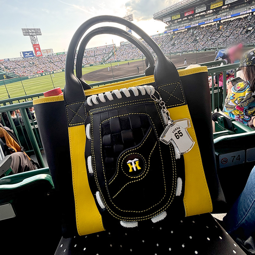 トライオンと阪神タイガースのコラボトートバッグ