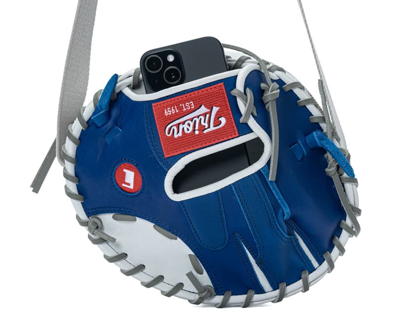 TRIONのミット型トレーニングミットのレザーショルダーバッグ
