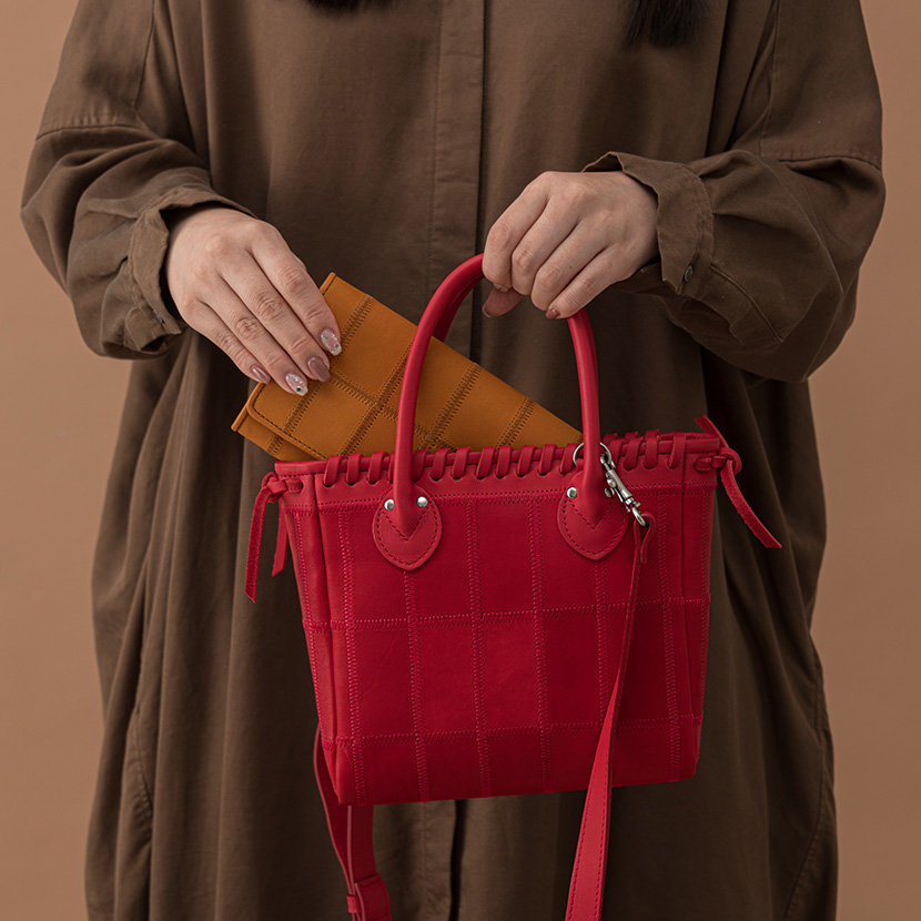 2WAYレーストートミニ　DPC251TWS　財布を入れる