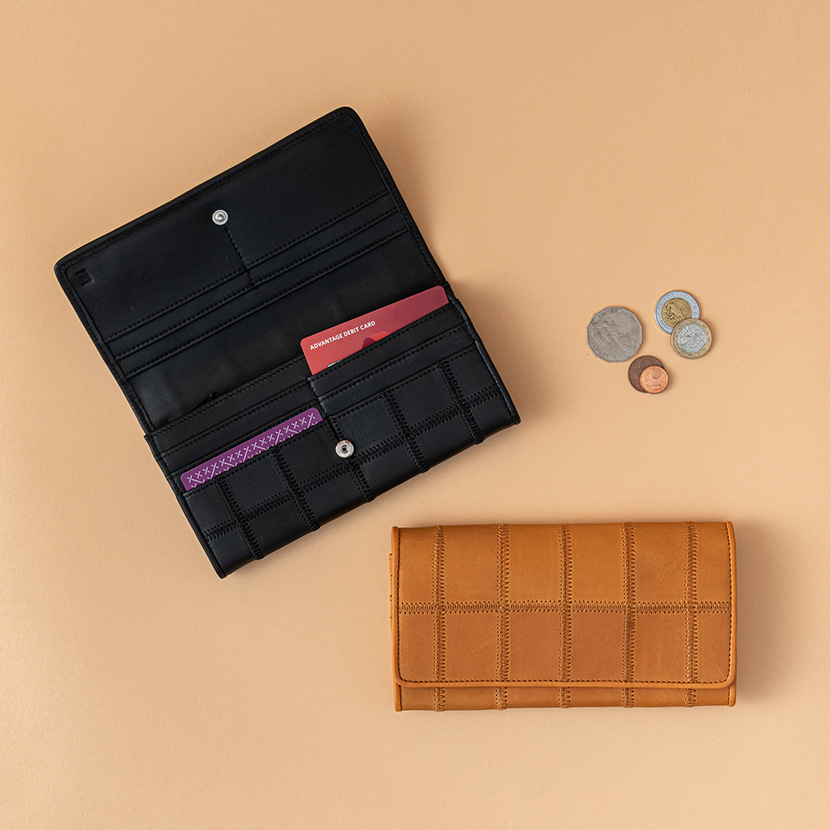 フラップ式長財布　DPC801