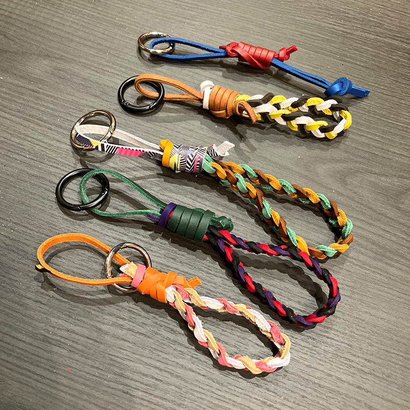 トライオン レース紐のキーチャーム