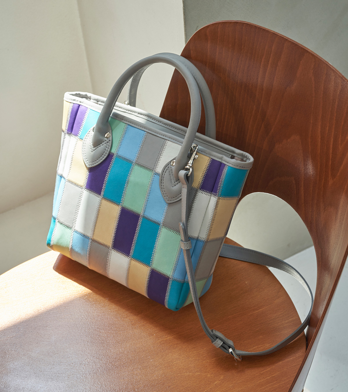 トライオンアンバサダー能見篤史さんが選ぶクリスマスプレゼント – 革