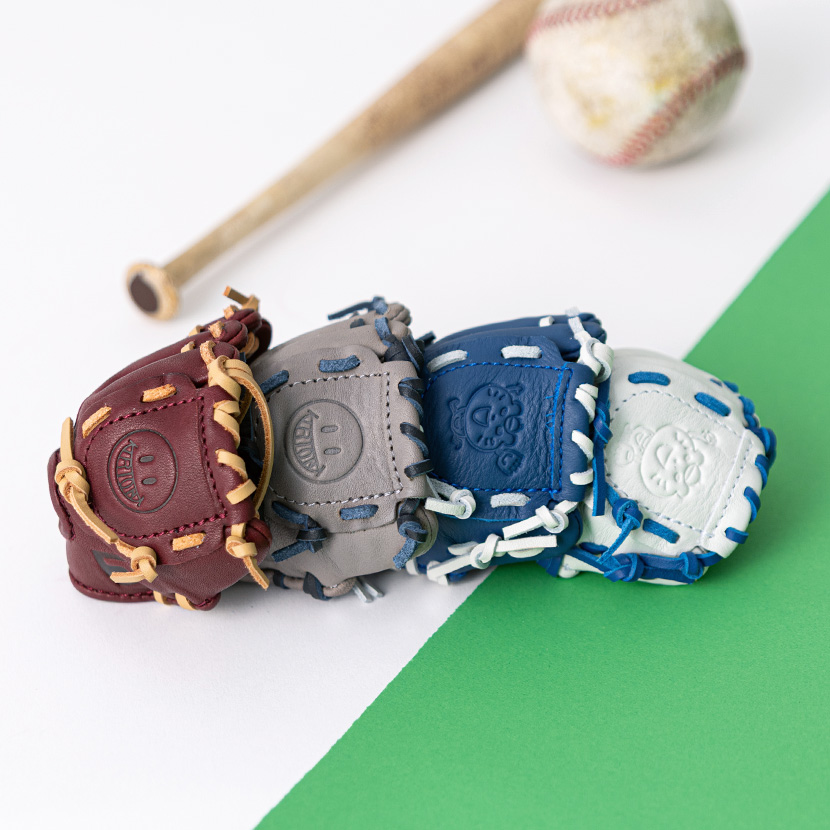 トライオンのミニグローブチャーム