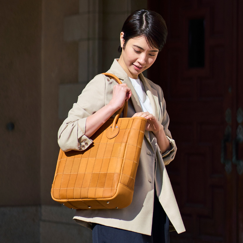 トート縦型 Tan
