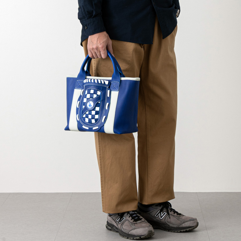 ドジャースのグローブミニトートの人持ち