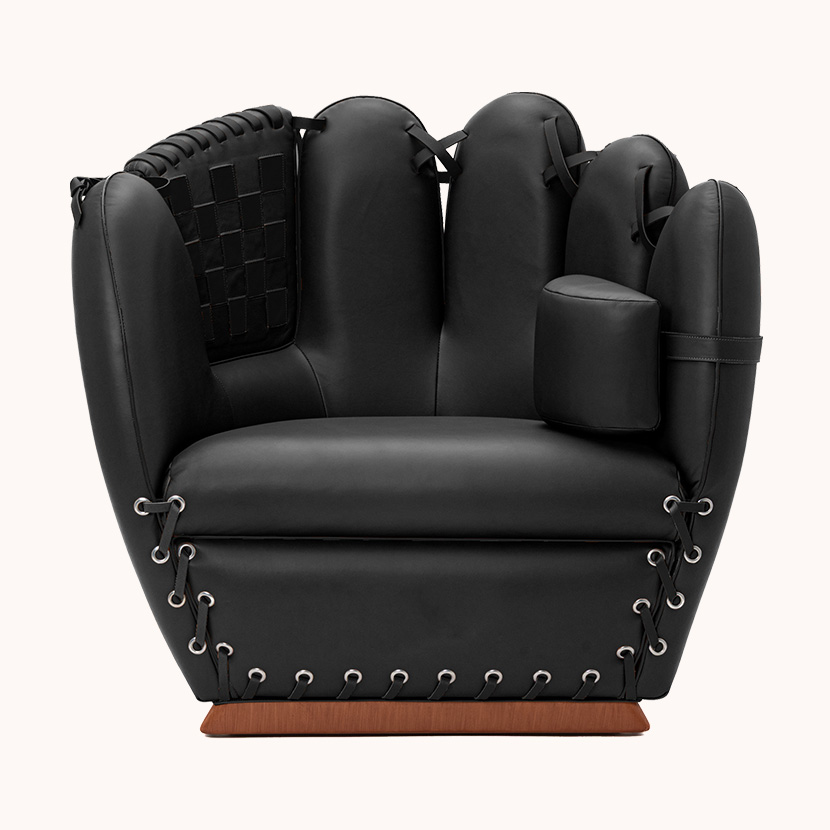 トライオンのグラブチェア Black